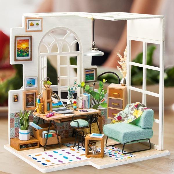 Robotime SOHO Time DIY Dollhouse Kit