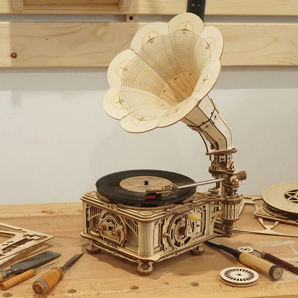 Robotime ROKR DIY Crank Classic Gramophone